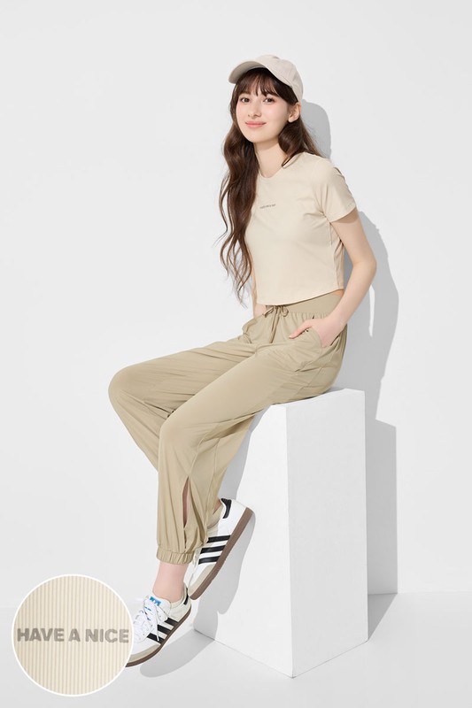 輕涼羅紋文字印花短版上衣-女