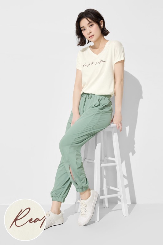 莫代爾V領文字上衣-01-女