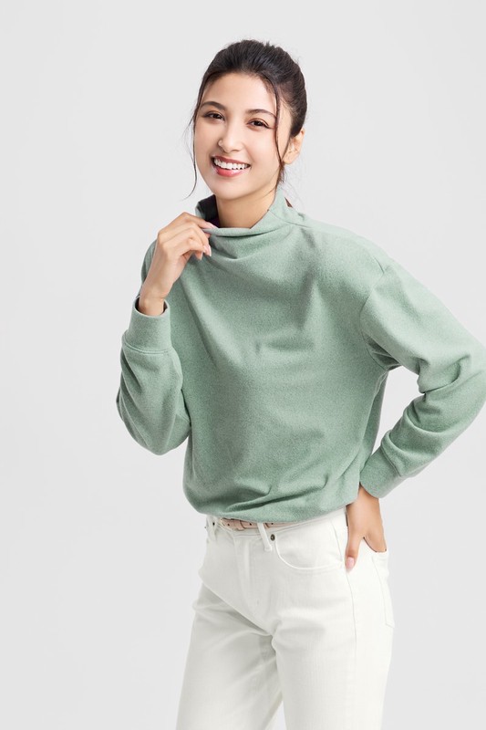 柔軟磨毛寬鬆高領上衣-女