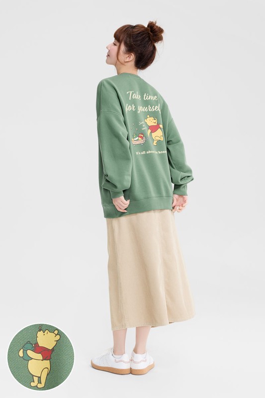 迪士尼系列刷毛寬長版口袋印花圓領衫-12-女